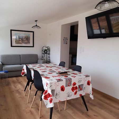 Logement Lumineux Avec Terrasse ラ・ロッシュ＝シュル＝ヨン エクステリア 写真