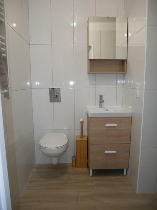 Logement Lumineux Avec Terrasse ラ・ロッシュ＝シュル＝ヨン エクステリア 写真