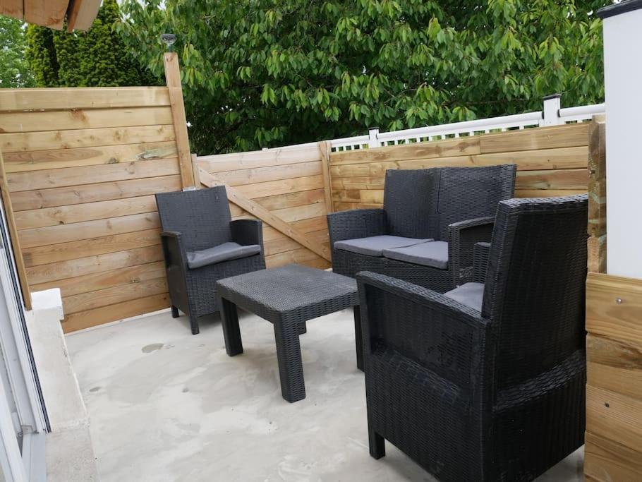 Logement Lumineux Avec Terrasse ラ・ロッシュ＝シュル＝ヨン エクステリア 写真