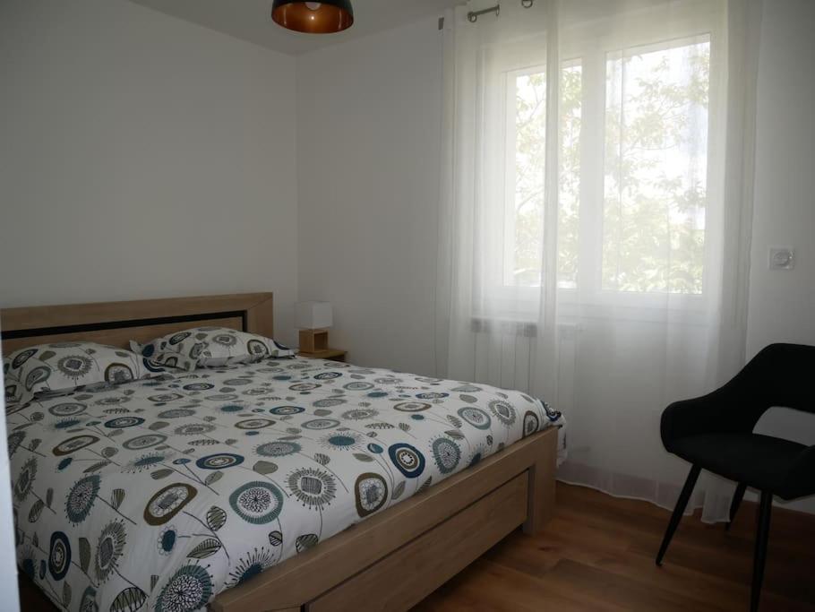 Logement Lumineux Avec Terrasse ラ・ロッシュ＝シュル＝ヨン エクステリア 写真