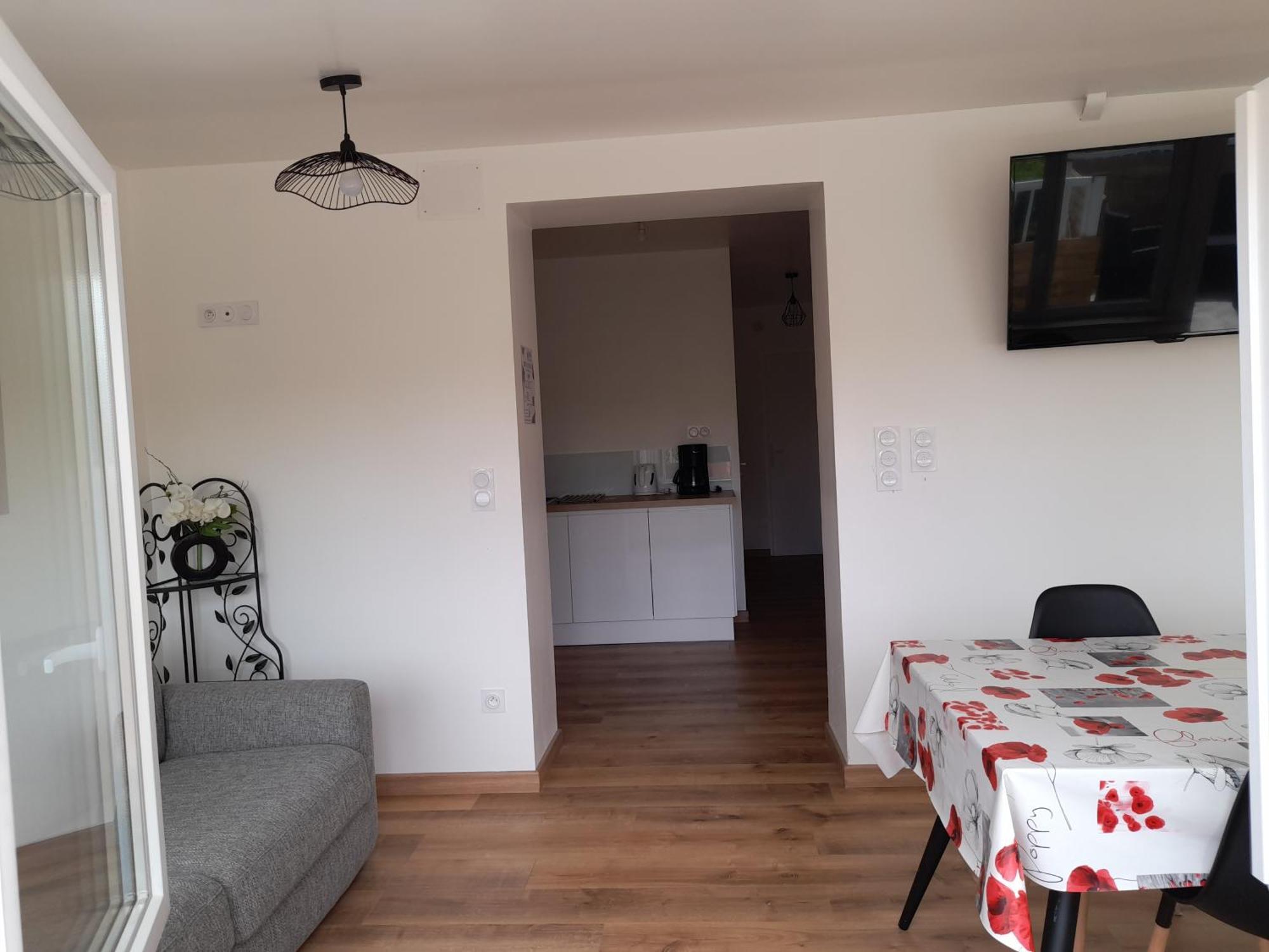 Logement Lumineux Avec Terrasse ラ・ロッシュ＝シュル＝ヨン エクステリア 写真