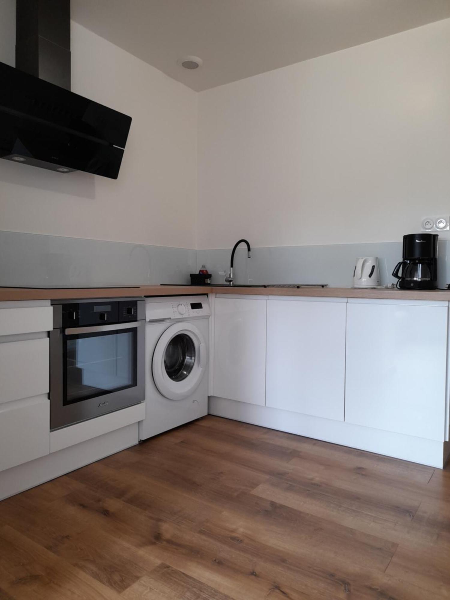 Logement Lumineux Avec Terrasse ラ・ロッシュ＝シュル＝ヨン エクステリア 写真